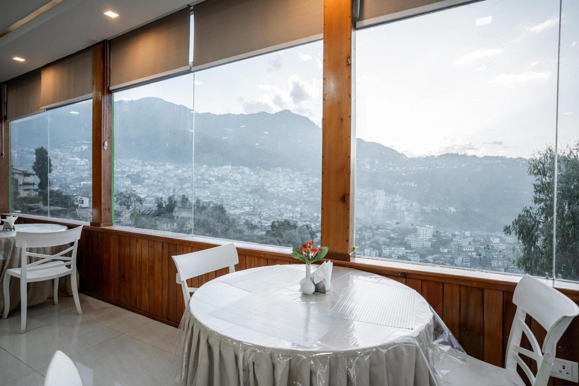 2K Hotel Kohima Exterior foto